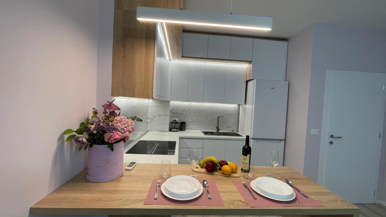 Lovely Apartment Tirana Esterno foto