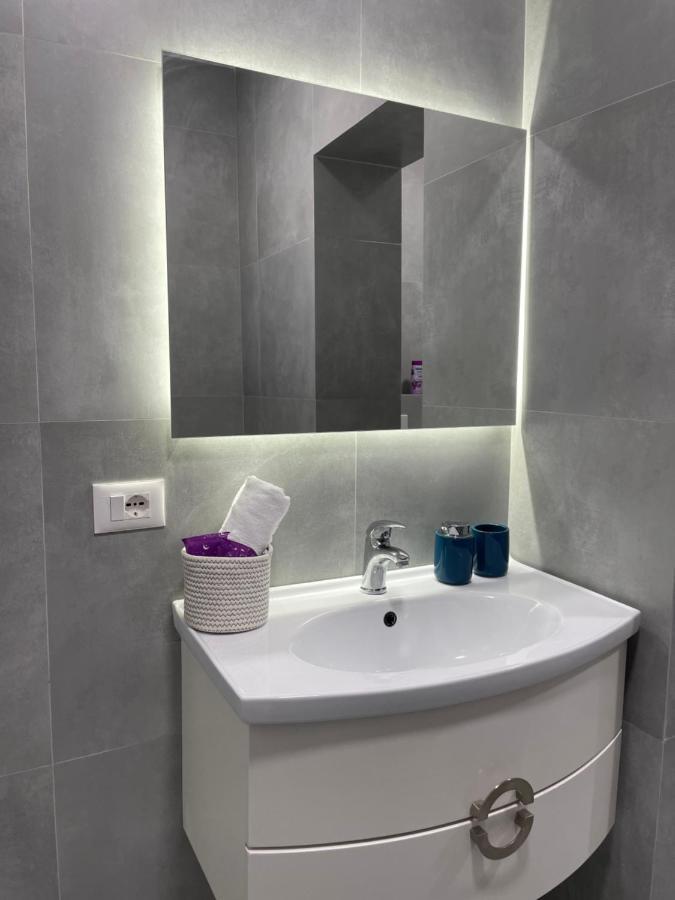 Lovely Apartment Tirana Esterno foto